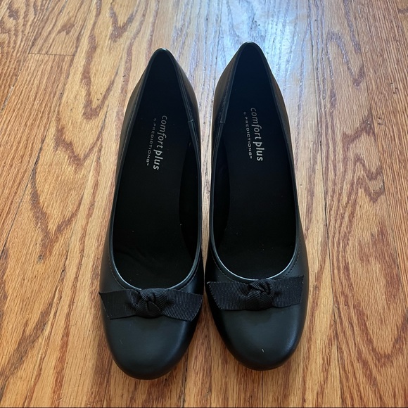 Comfort Plus by Predictions Black Bow Heels